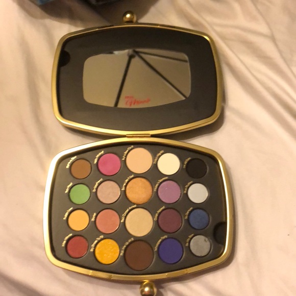 SEPHORA LIMITED EDITION Minnie Mouse palette NWOT - Picture 2 of 7